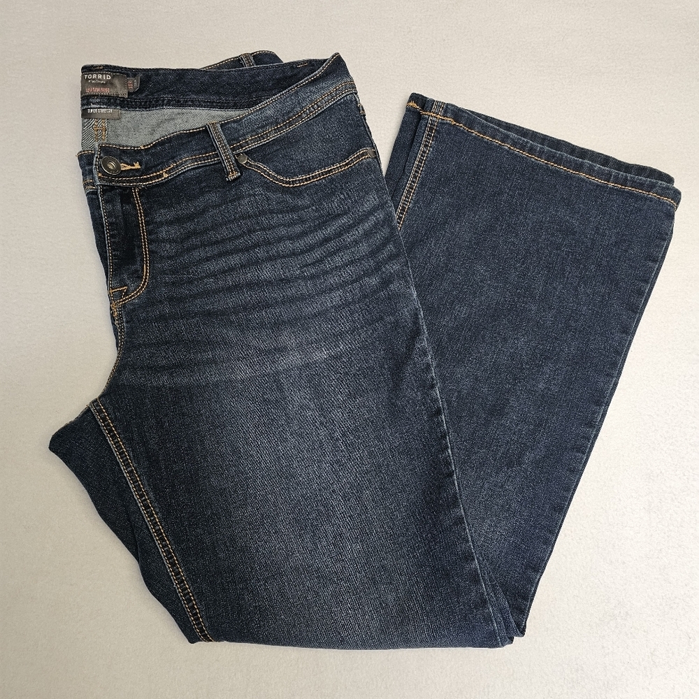 Torrid‎ Women's Blue Jeans luxe slim boot  SIZE 18R